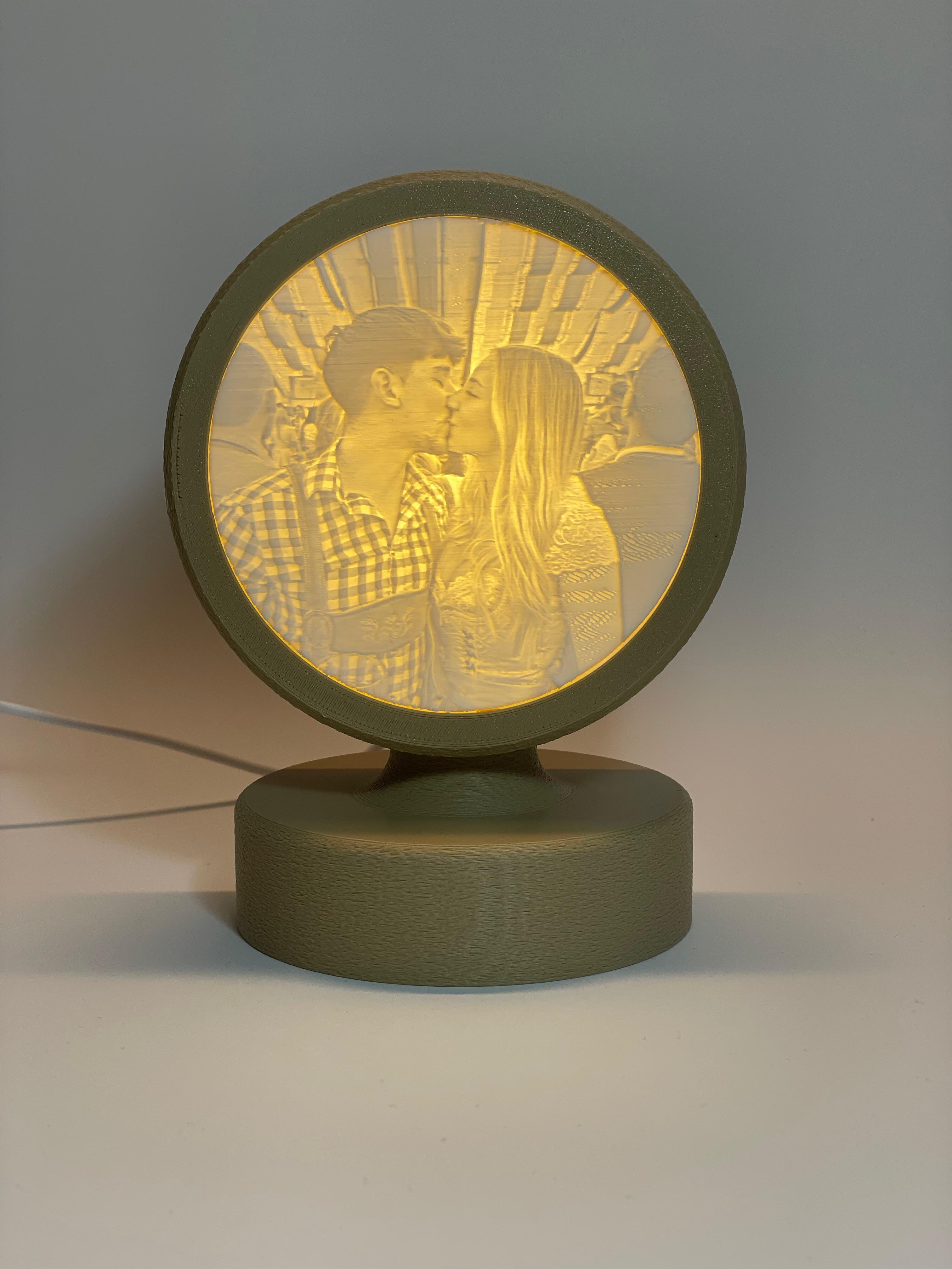 LumiCircle – Personalisierte Lithophane mit LED