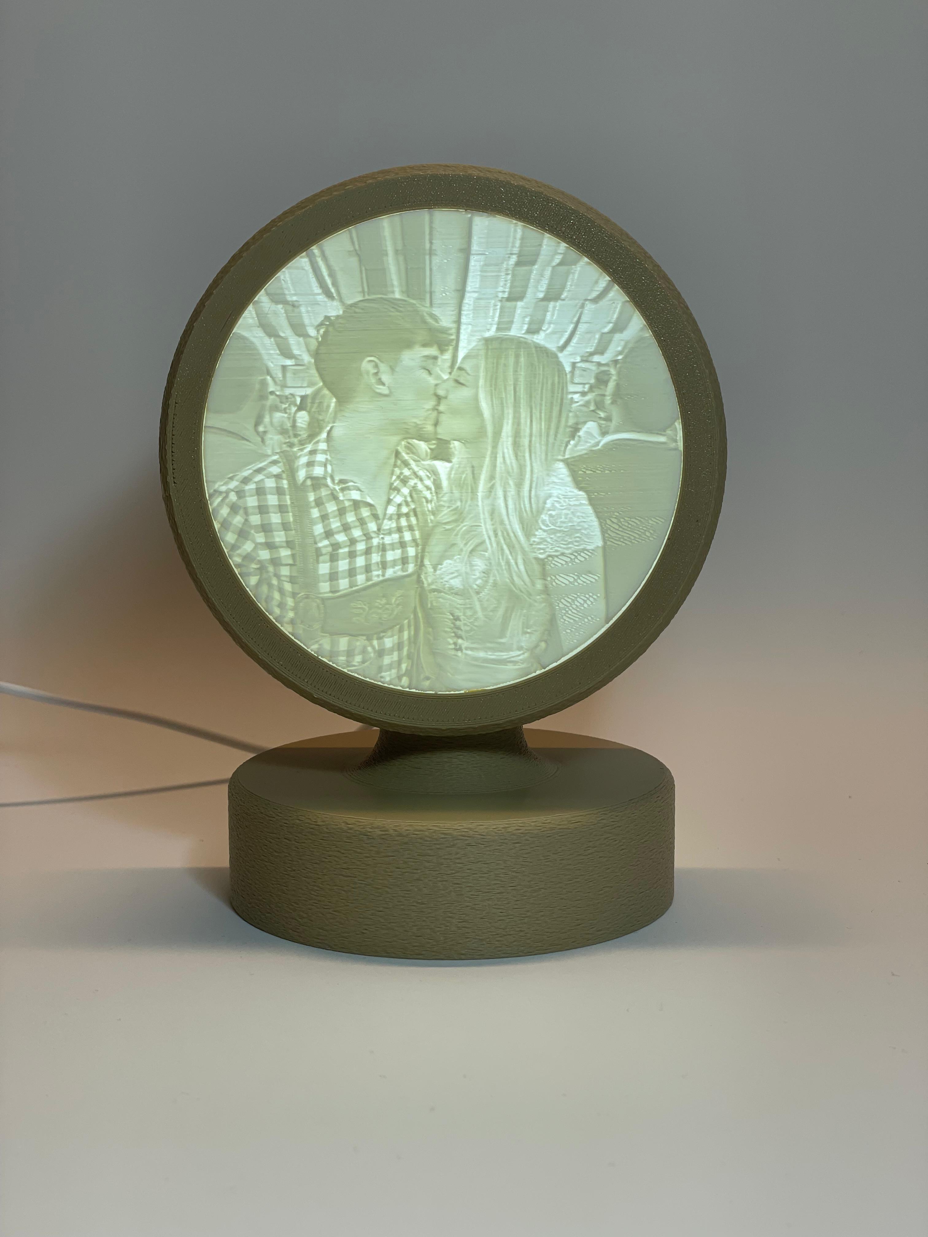 LumiCircle – Personalisierte Lithophane mit LED